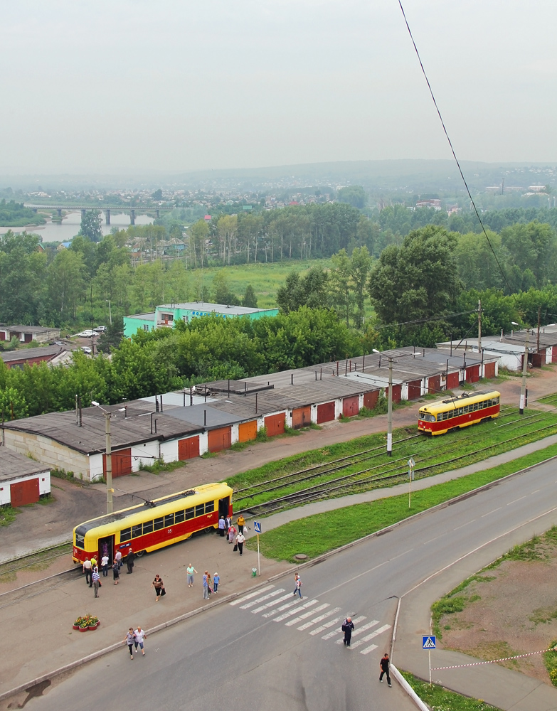 Осинники, РВЗ-6М2 № 35; Осинники, РВЗ-6М2 № 32; Осинники — Трамвайные линии