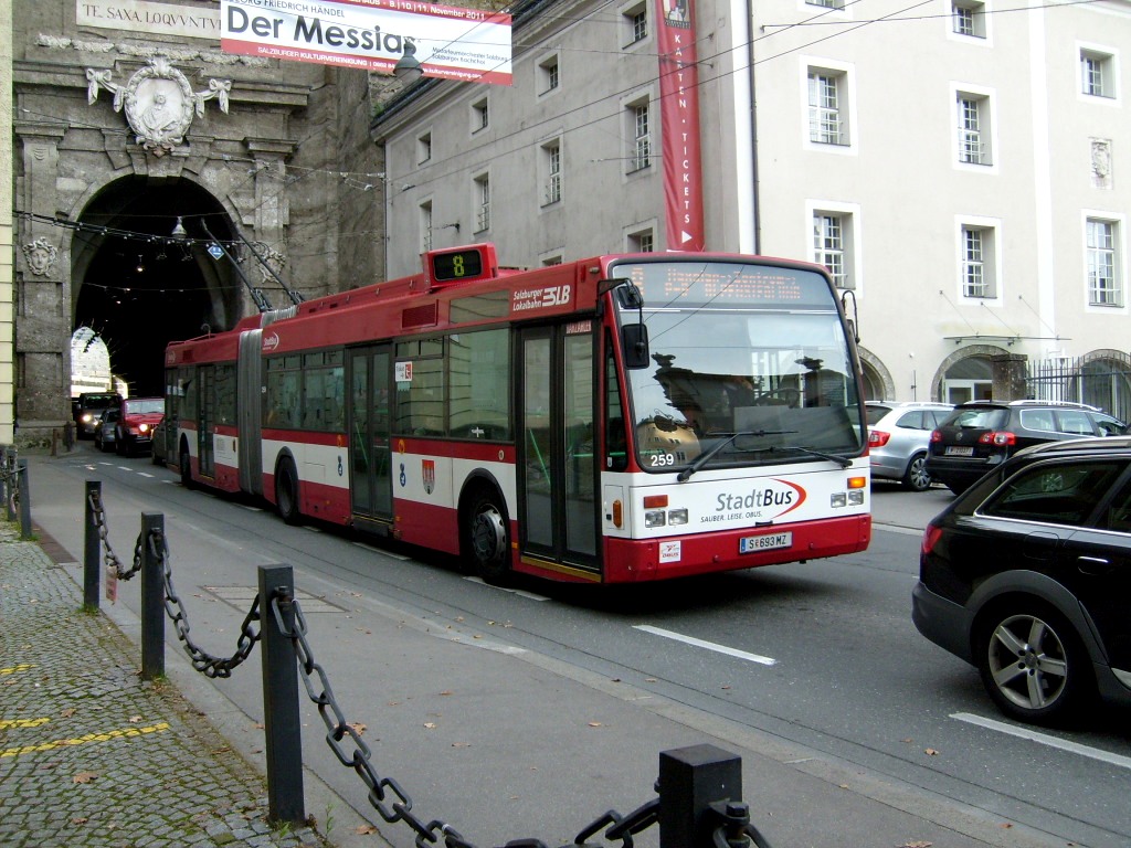 Salzburg, Van Hool AG 300T Nr. 259