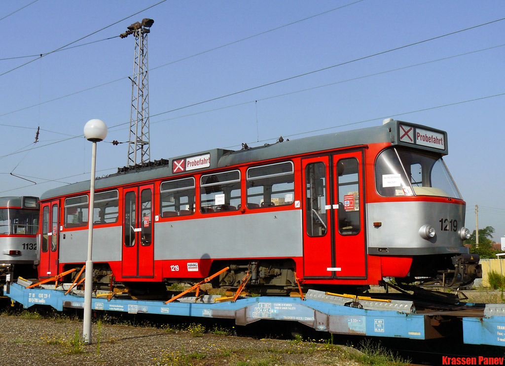 Сафія, Tatra T4DC № 1219; Сафія — Доставка и разтоварване на T4D-C от Хале — юли 2011 г.