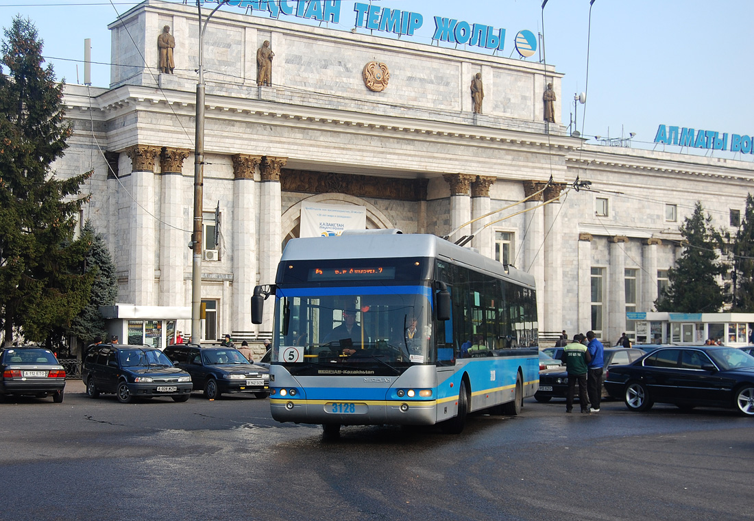 Алматы, YoungMan JNP6120GDZ (Neoplan Kazakhstan) № 3128