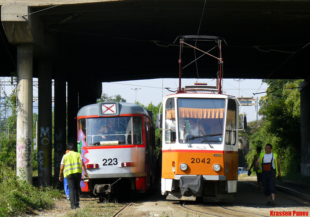 Sofia, Tatra B4DC # 223; Sofia, Tatra T6A2SF # 2042; Sofia — Delivery and unloading of T4D-C in Sofia — July 2011