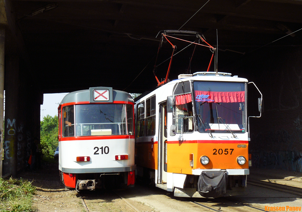 София, Tatra B4DC № 210; София — Доставка и разтоварване на T4D-C от Хале — юли 2011 г.