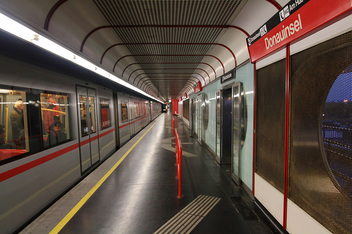 Wien — U-Bahn — line U1