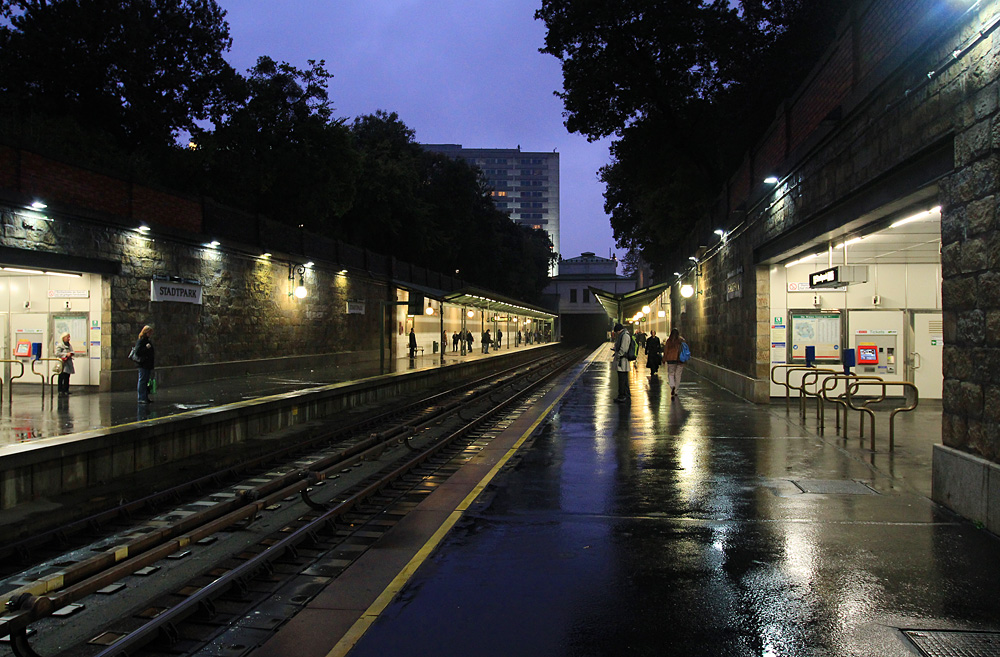 Viena — U-Bahn — line U4