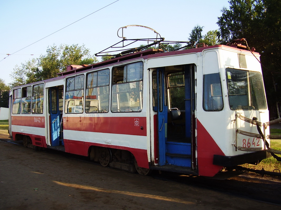 Санкт-Петербург, ЛМ-68М № 8642