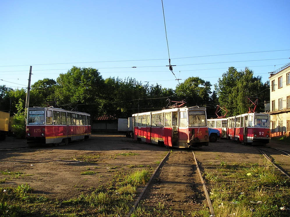Jaroslawl, 71-605 (KTM-5M3) Nr. 125; Jaroslawl, 71-605 (KTM-5M3) Nr. 25; Jaroslawl, 71-605 (KTM-5M3) Nr. 97; Jaroslawl — Closed tram depot # 3