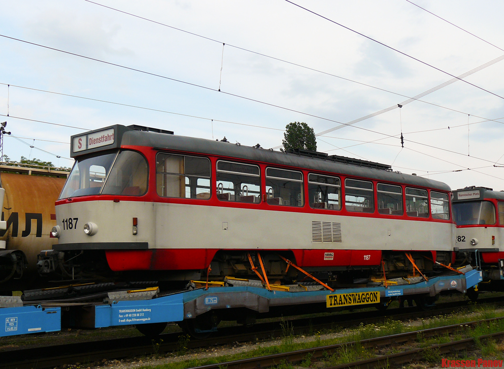 Sofia, Tatra T4DC nr. 1187; Sofia — Delivery and unloading of T4D-C in Sofia — July 2011