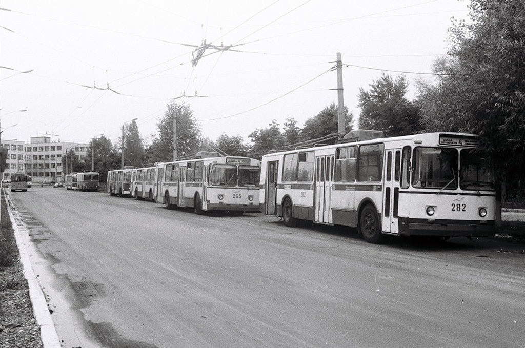 Černihiv, ZiU-682V č. 282; Černihiv, ZiU-682V č. 265; Černihiv — Historical photos of the 20th century; Černihiv — Terminus stations