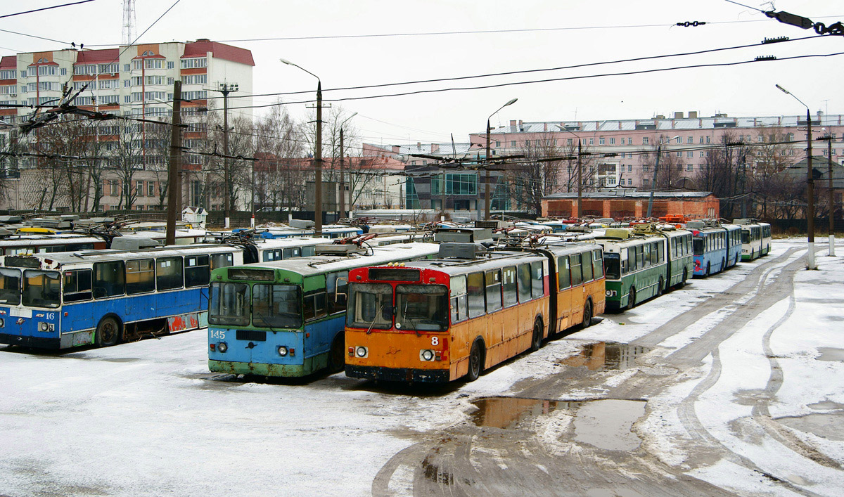 Tver, ZiU-683B [B00] č. 8; Tver, ZiU-682G10 č. 145; Tver — Trolleybus park