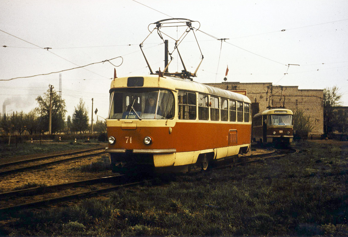 Волжский, Tatra T3SU (двухдверная) № 71; Волжский, Tatra T3SU (двухдверная) № 60; Волжский — Трамвайное депо