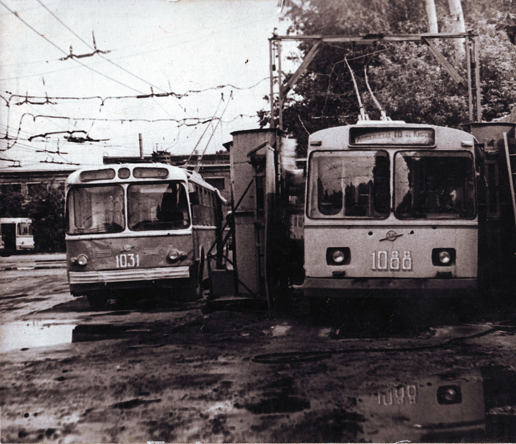 Новосибирск, ЗиУ-5Д № 1031; Новосибирск, ЗиУ-682В № 1088; Новосибирск — Исторические фотографии (троллейбус)