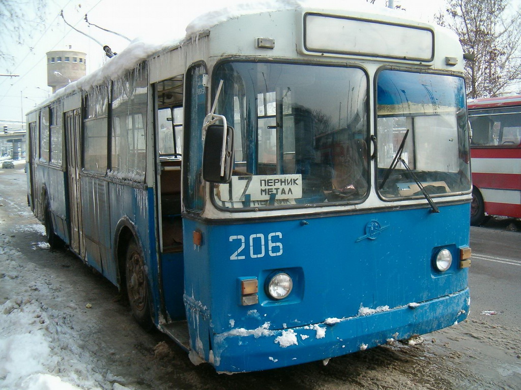 Перник, ЗиУ-682В1УБ № 206; Перник — Троллейбусы ЗИУ 682.