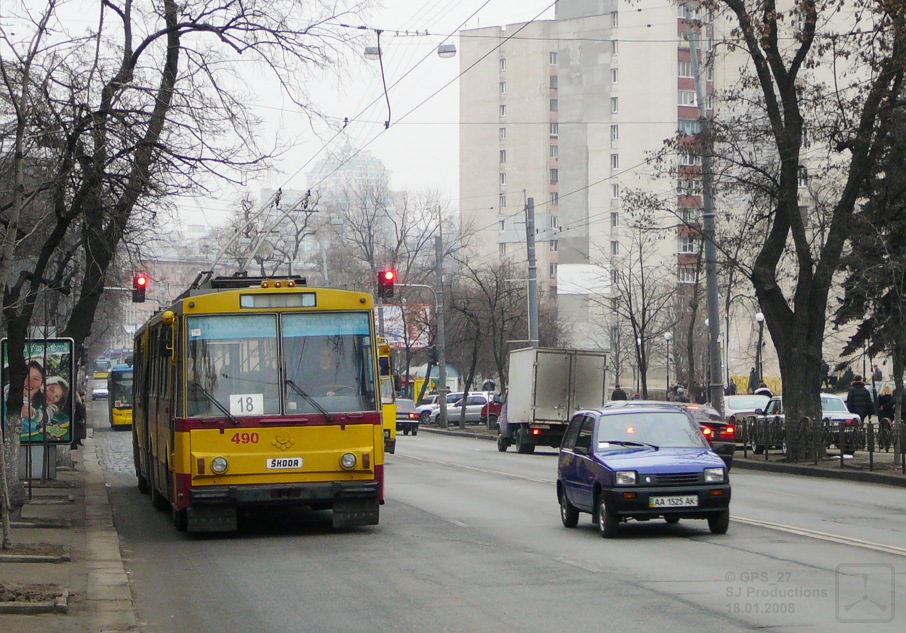 Киев, Škoda 15Tr03/6 № 490