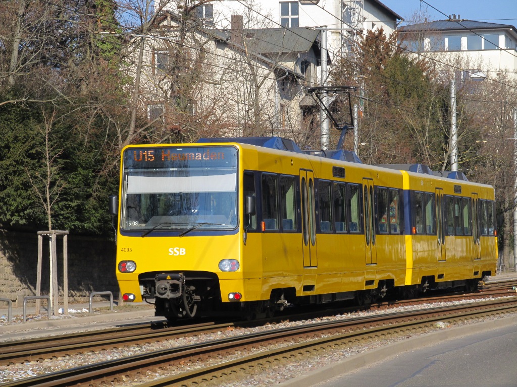 Stuttgart, Duewag DT8.S nr. 4095