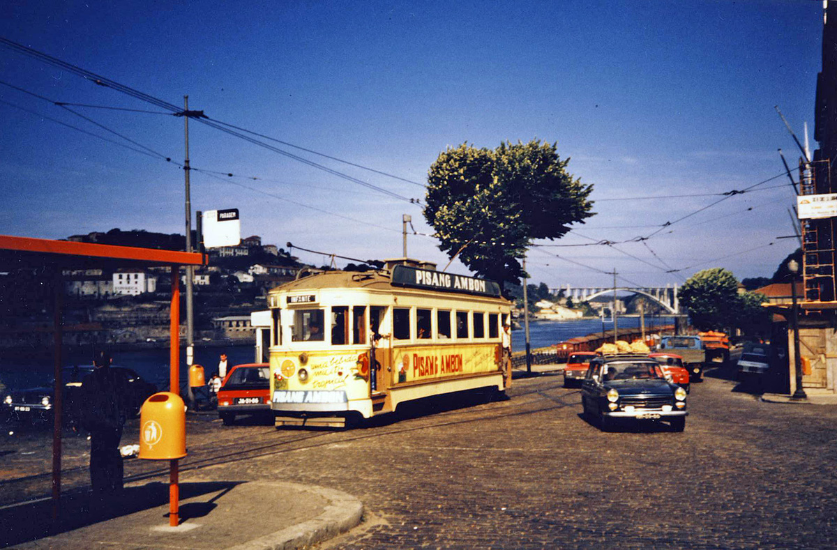 Порту — Исторический трамвай — Разные фотографии