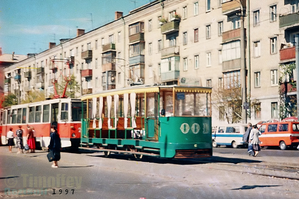 Днепр, Двухосный моторный вагон № 001