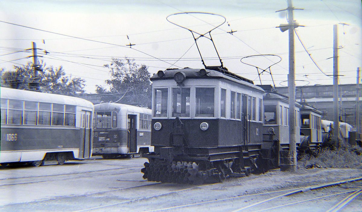 Novosibirskas, RVZ-6M nr. 1066; Novosibirskas, RVZ-6M nr. 1068; Novosibirskas, GS-4 (GVRZ) nr. С-3; Novosibirskas — Historical photos (tram)