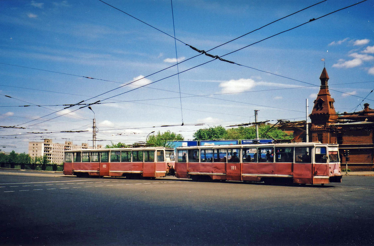 鄂木斯克, 71-605 (KTM-5M3) # 102; 鄂木斯克, 71-605 (KTM-5M3) # 101; 鄂木斯克 — Closed tram lines
