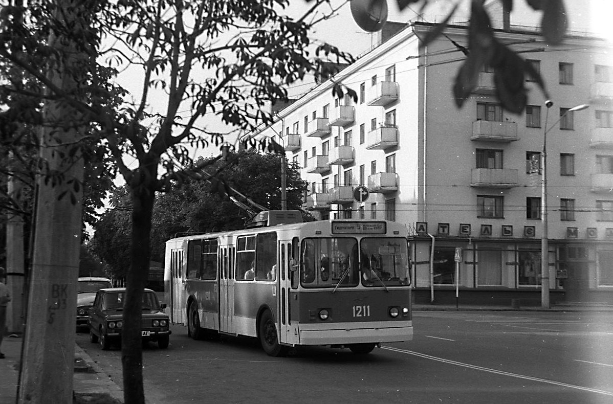 Żytomierz, ZiU-682V [V00] Nr 1211; Żytomierz — Old photos of the rolling stock