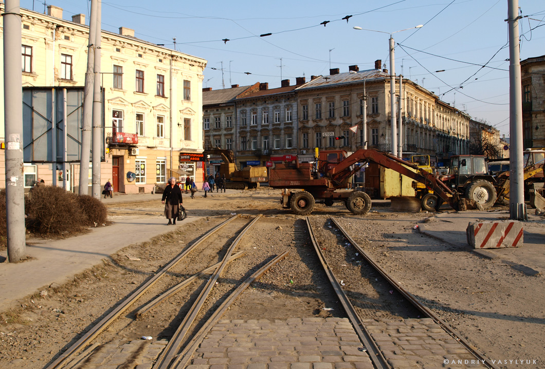 Lvovas — Tracks reconstruction: crossing of Gorodotska & Chernivetska str., line to depot no.1 [14.03-24.05.2012]