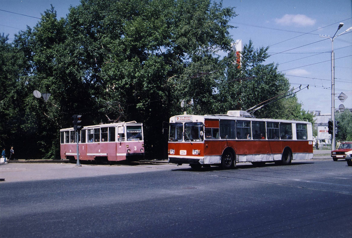 Омск, 71-605 (КТМ-5М3) № 3; Омск, ЗиУ-682В [В00] № 324