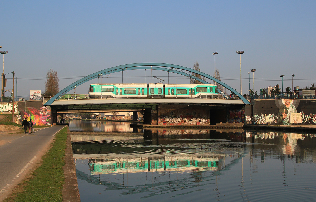 Париж -  Версаль -  Ивелин, Alstom TFS2 № 204; Париж -  Версаль -  Ивелин — Трамвайная линия Т1
