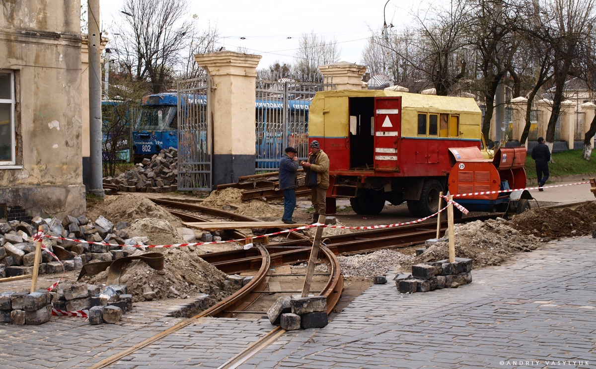 Léopol — Tracks reconstruction: crossing of Gorodotska & Chernivetska str., line to depot no.1 [14.03-24.05.2012]