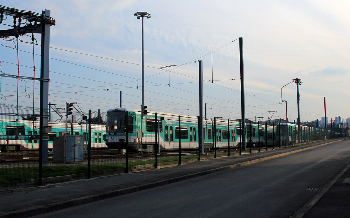 Párizs - Versailles - Yvelines, Alstom TFS2 — 119; Párizs - Versailles - Yvelines — Tram line T1