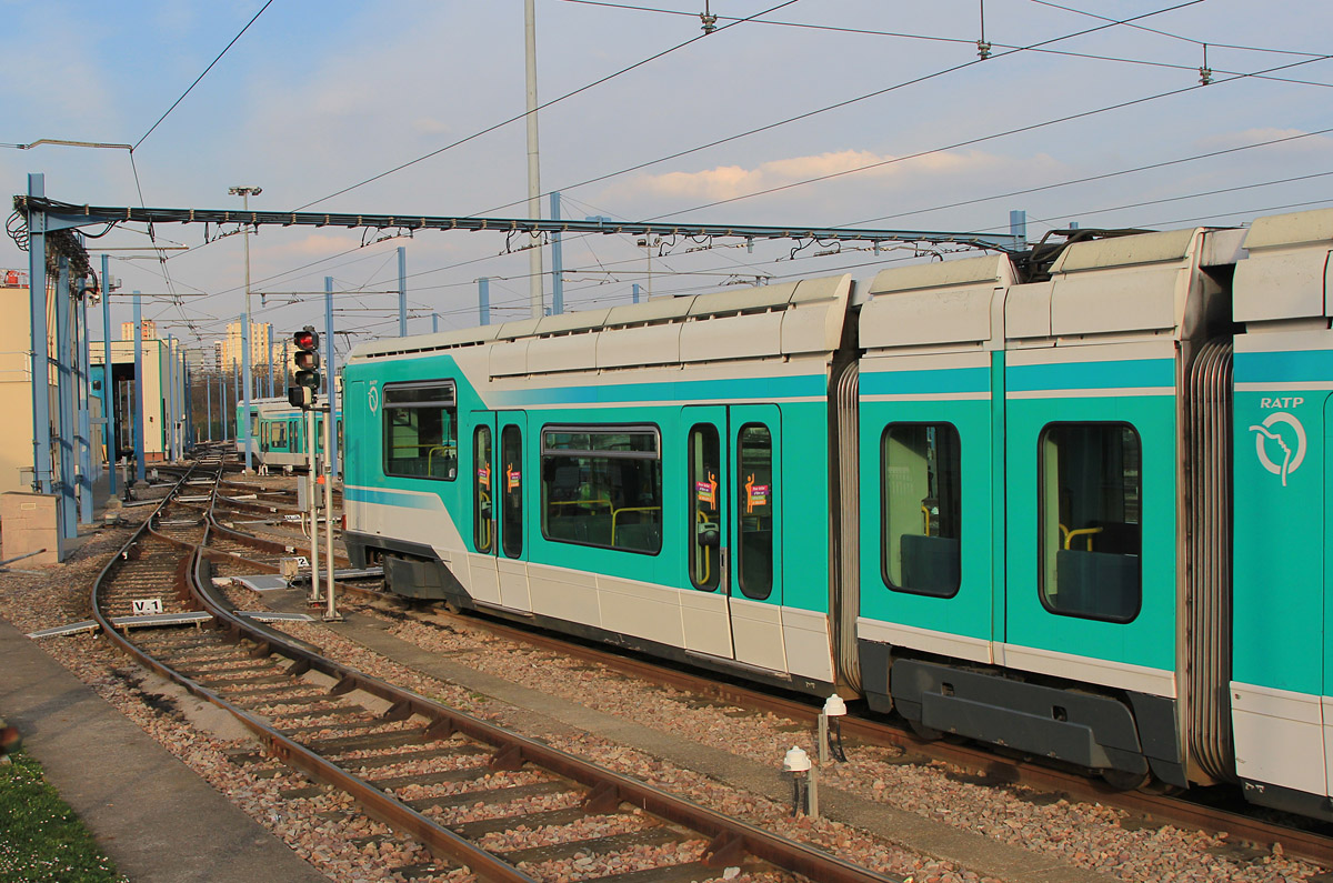 Париж -  Версаль -  Ивелин, Alstom TFS2 № 205; Париж -  Версаль -  Ивелин — Трамвайная линия Т1