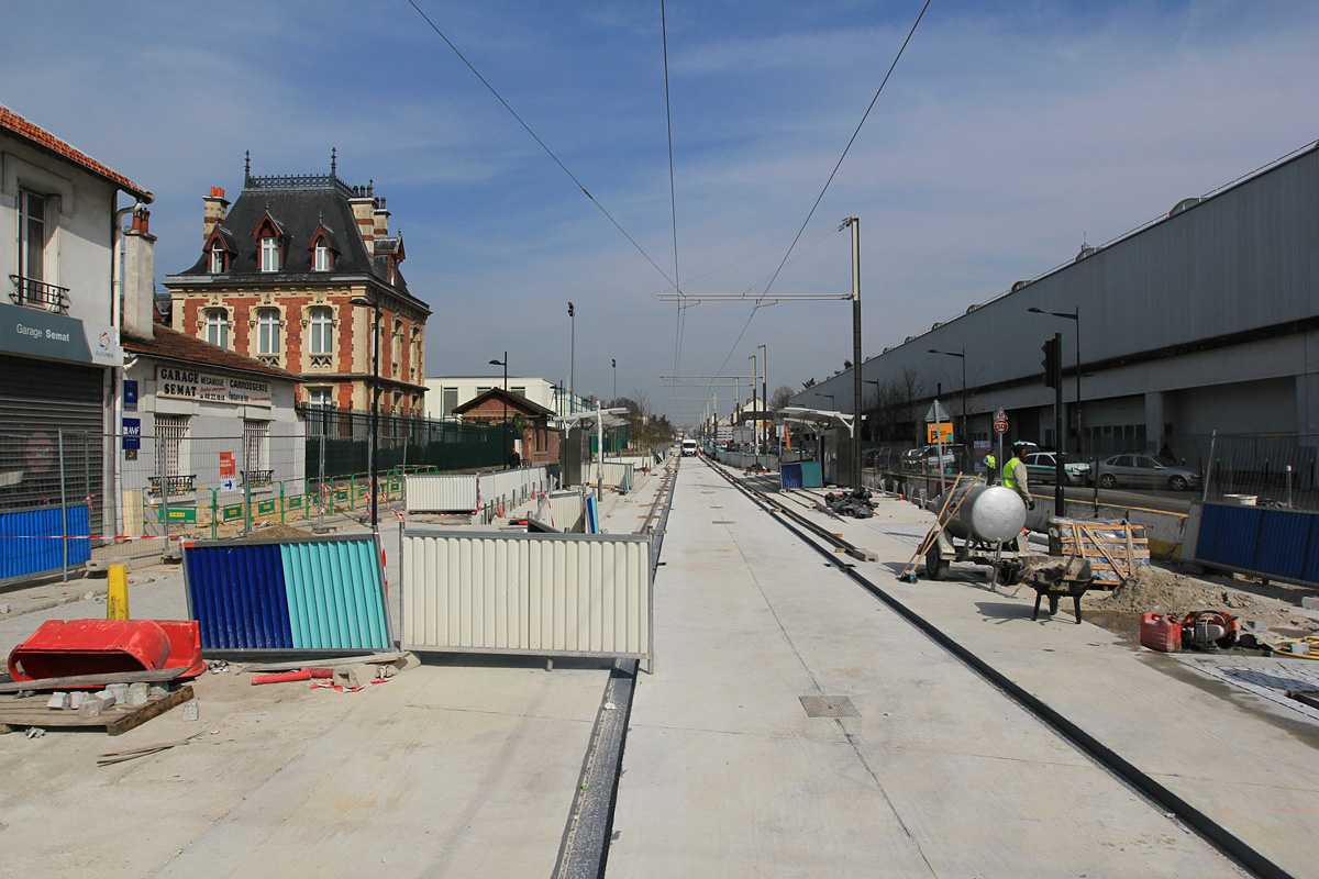 Párizs - Versailles - Yvelines — Translohr line T5