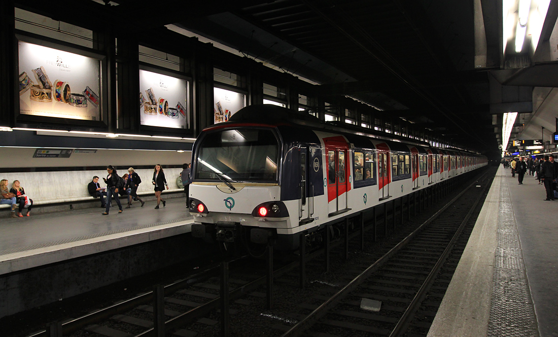 Париж -  Версаль -  Ивелин — Электропоезда RER — Линия A