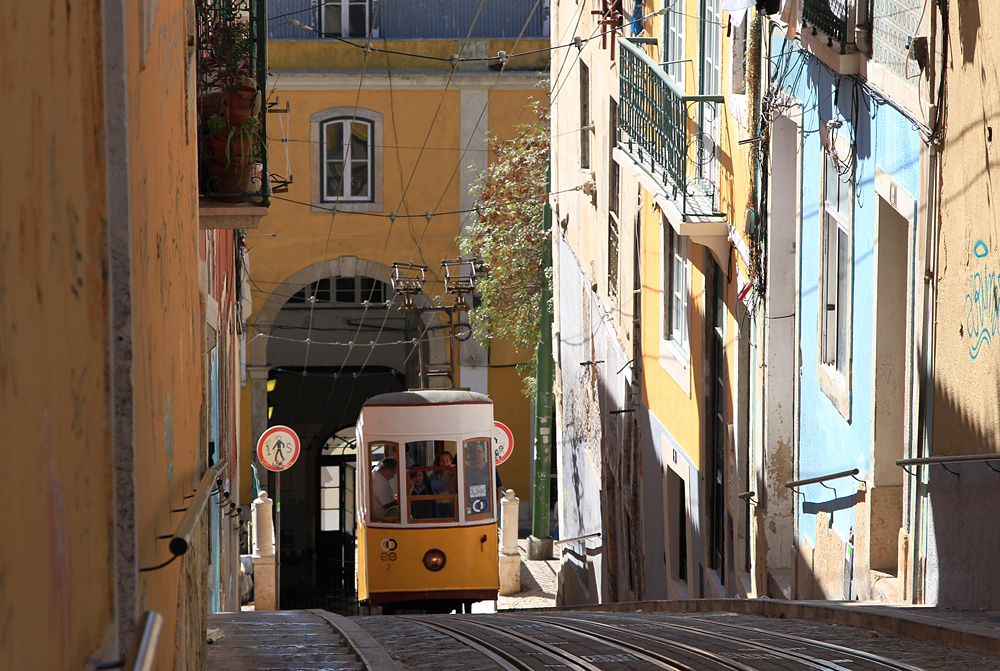 Лиссабон, Фуникулёр* № 2; Лиссабон — Ascensor da Bica