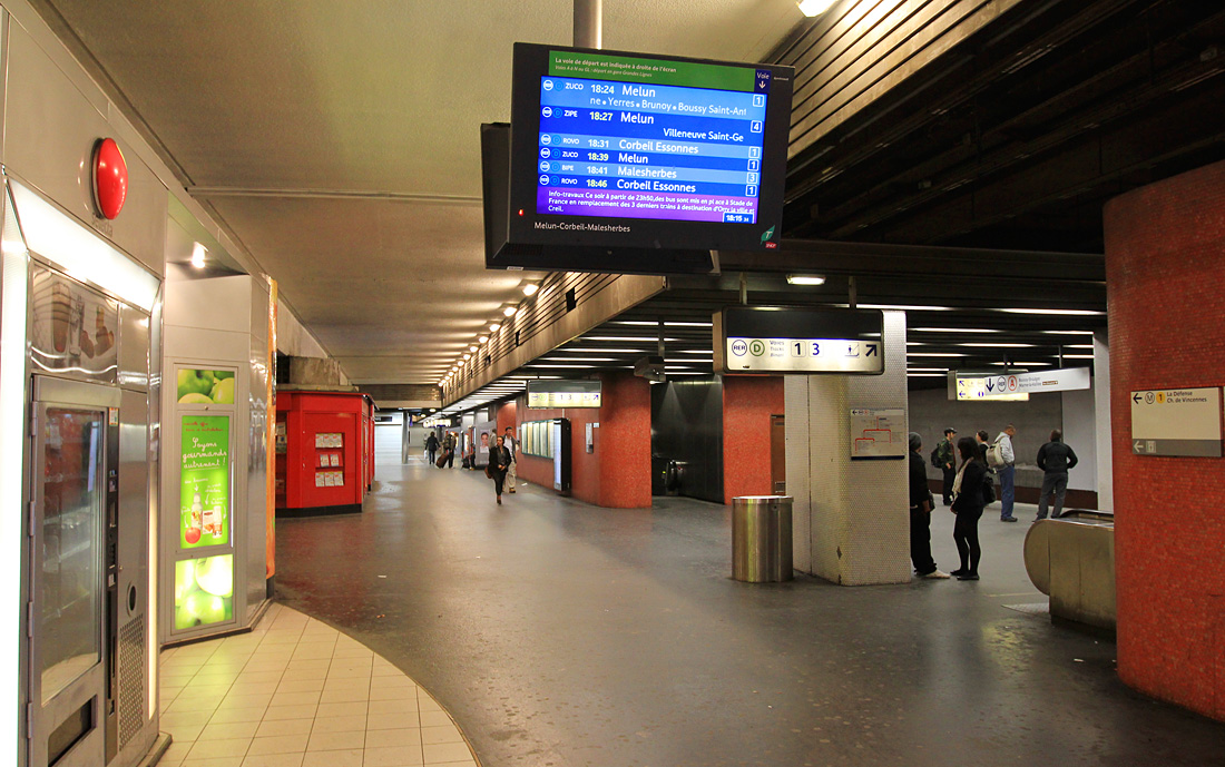 Париж -  Версаль -  Ивелин — Электропоезда RER — Линия A; Париж -  Версаль -  Ивелин — Электропоезда RER — Линия D