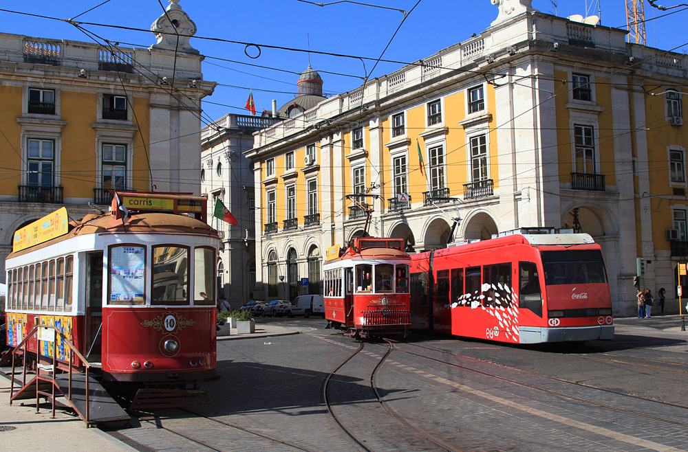 Лиссабон, Carris 4-axle motorcar (Standard) № 10; Лиссабон, Carris 2-axle motorcar (Remodelado) № 6; Лиссабон, Siemens/CAF Lisboa № 501