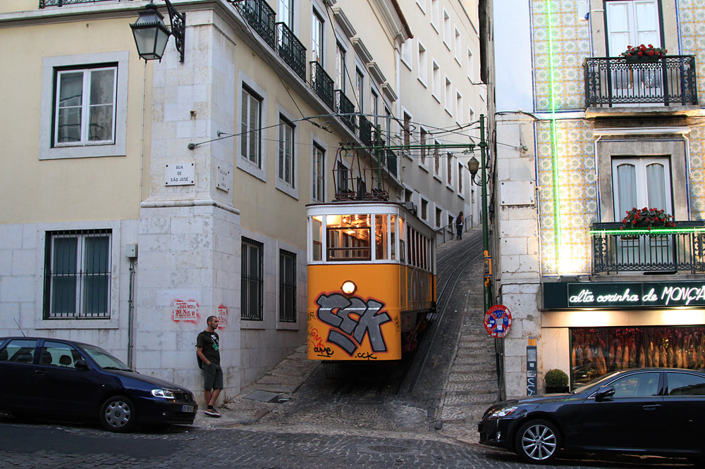 Lissabon, Funicular* № 2; Lissabon — Ascensor do Lavra