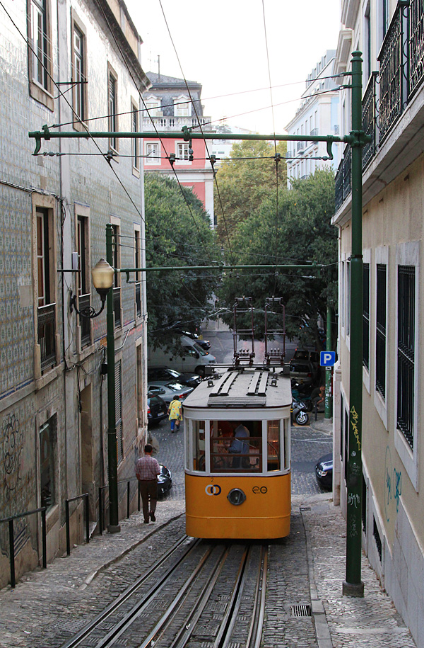 Lissabon, Funicular* # 2; Lissabon — Ascensor do Lavra