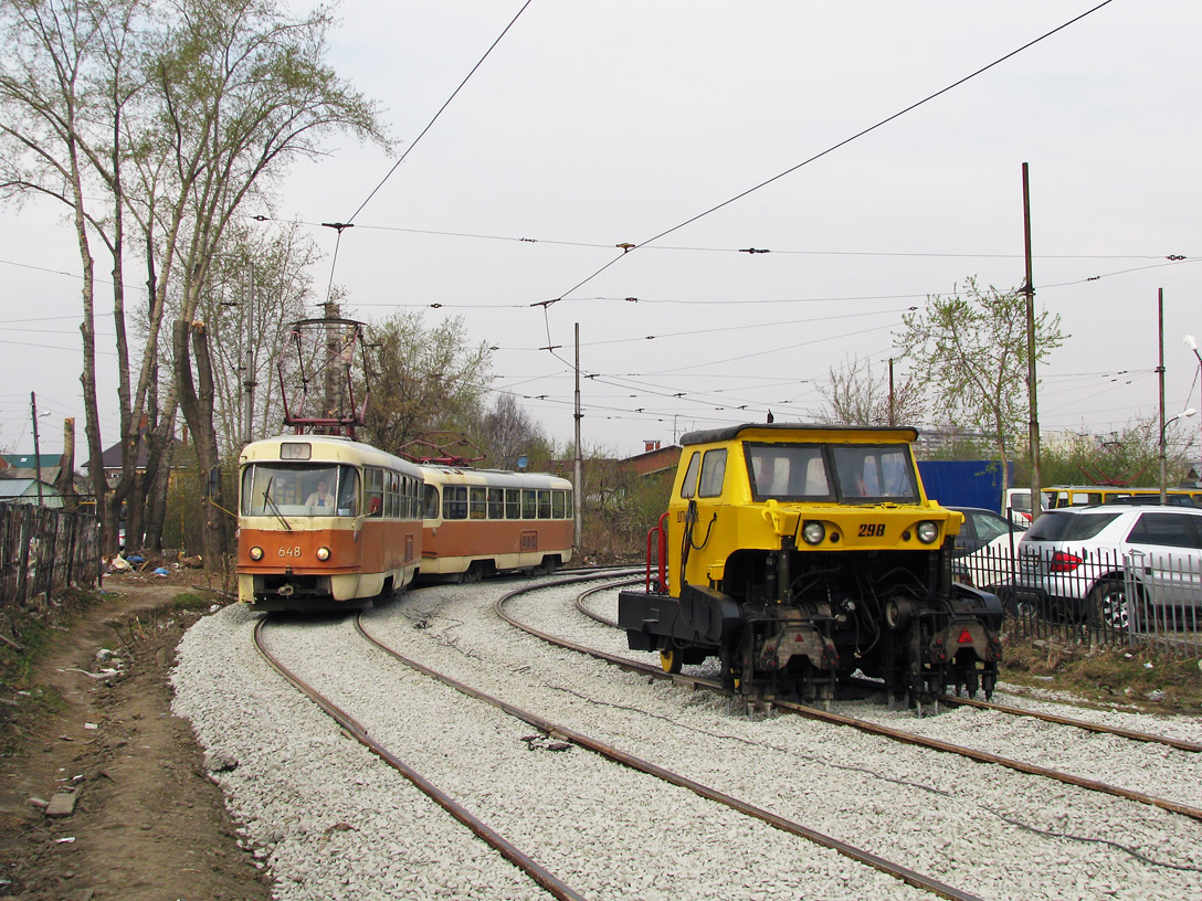 Iekaterinbourg, Tatra T3SU (2-door) N°. 648; Iekaterinbourg, ShPMA-4K N°. ШПМА-4К