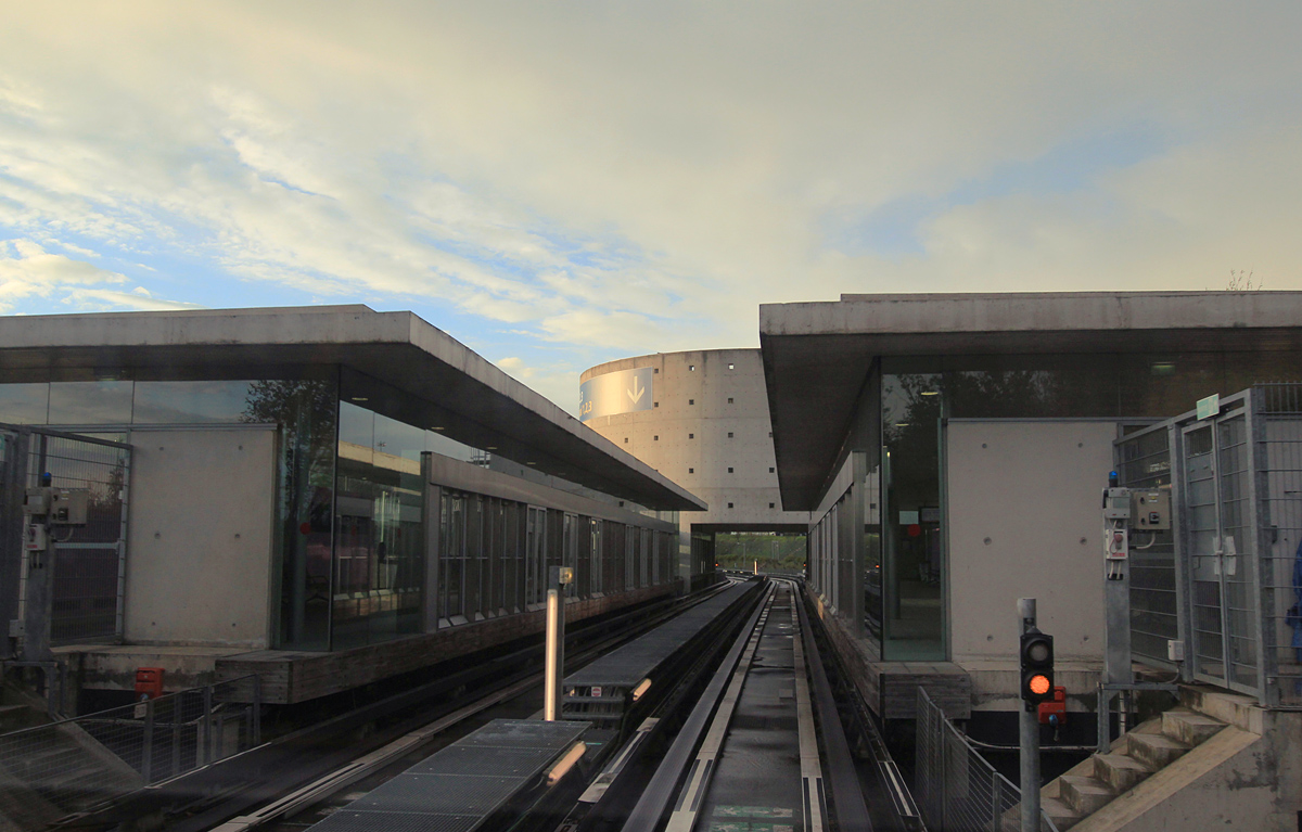 Париж -  Версаль -  Ивелин — Автоматический метрополитен аэропорта Charles-de-Gaulle — Главная линия (Терминалы 1-2-3)