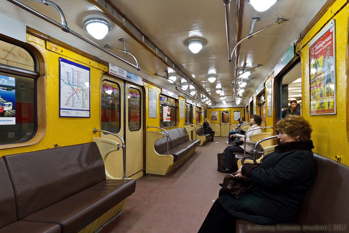 Saint-Petersburg — Metro — Vehicles — Type E and modifications