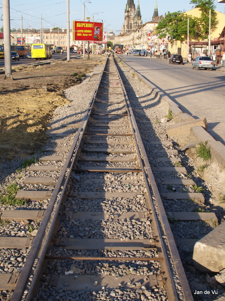 Lvov — Tracks reconstruction: crossing of Gorodotska & Chernivetska str., line to depot no.1 [14.03-24.05.2012]