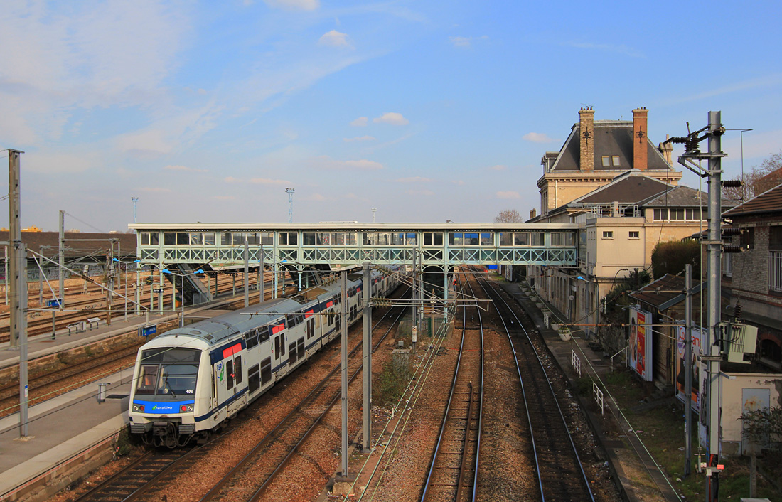 Париж -  Версаль -  Ивелин — Электропоезда RER — Линия E