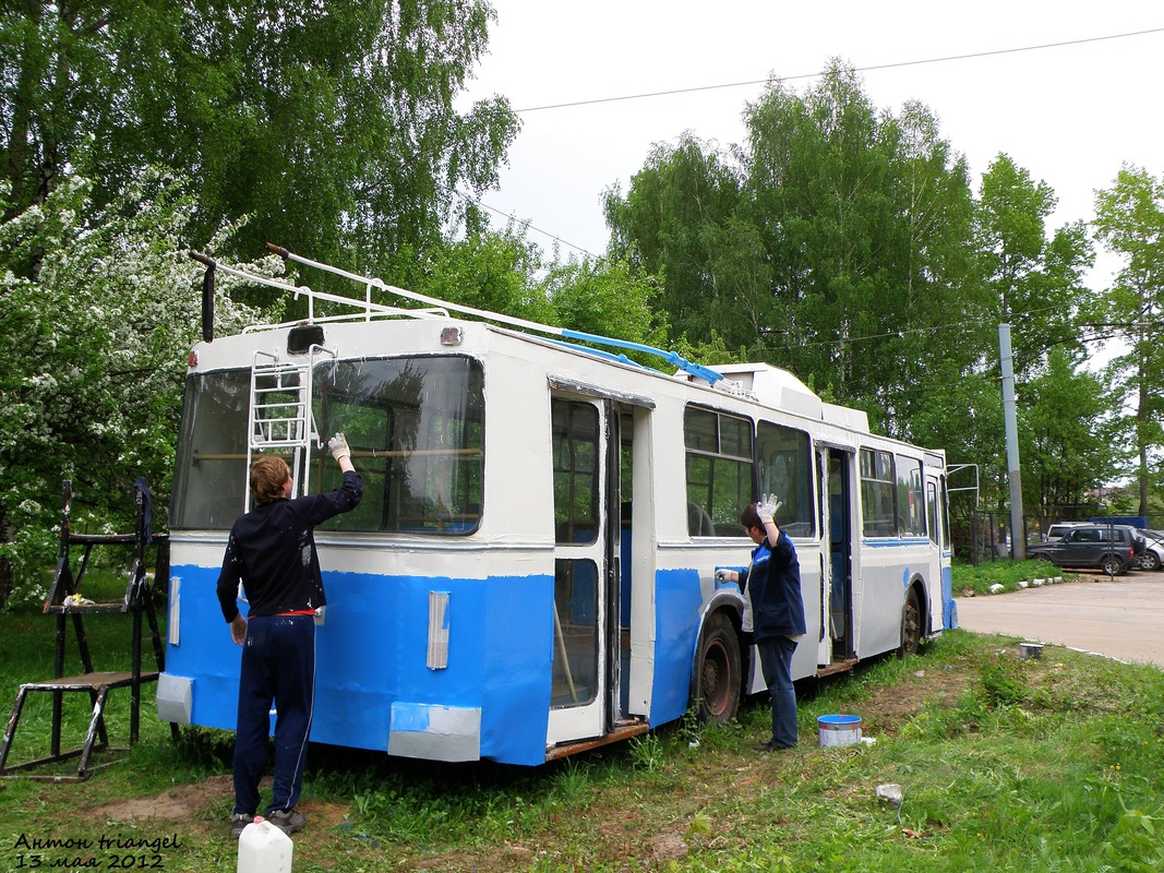Žemutinis Naugardas — Museum trolleybus # 1580 repainting