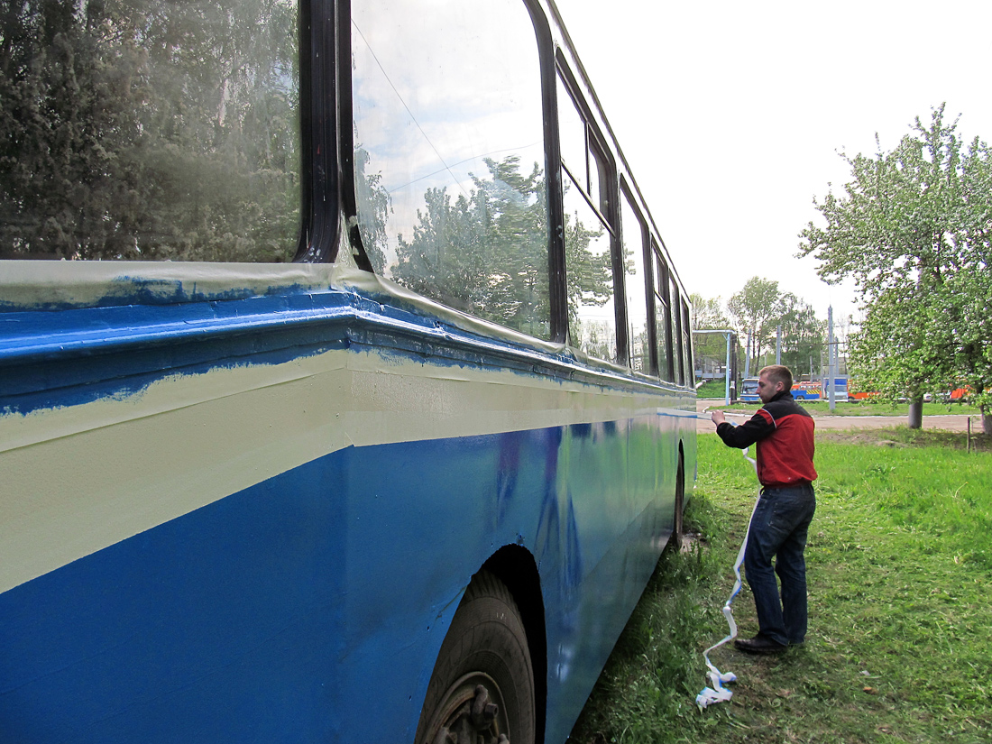 Nizhny Novgorod — Museum trolleybus # 1580 repainting