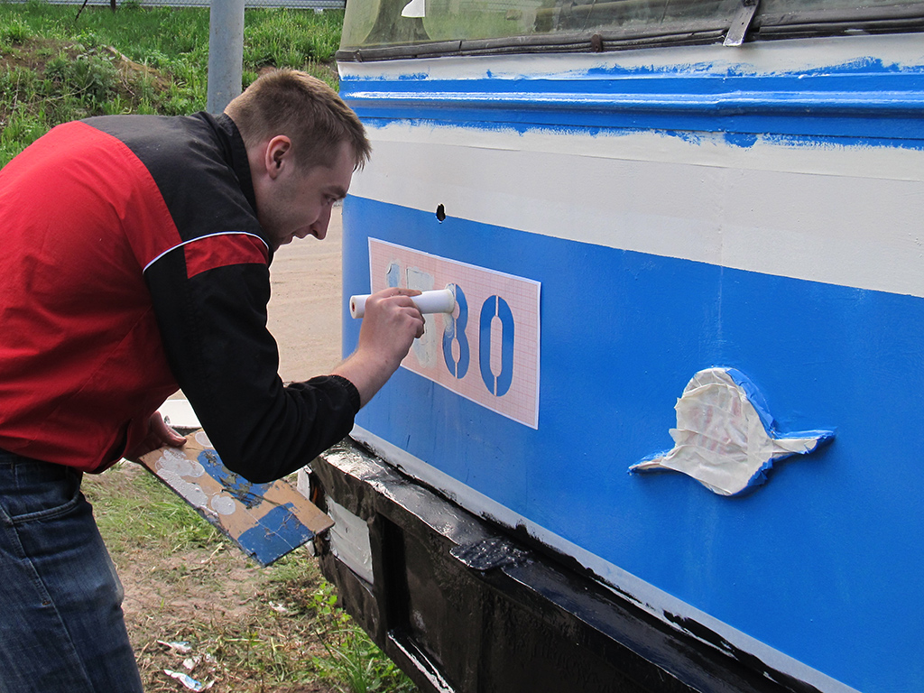 Nizhny Novgorod — Museum trolleybus # 1580 repainting