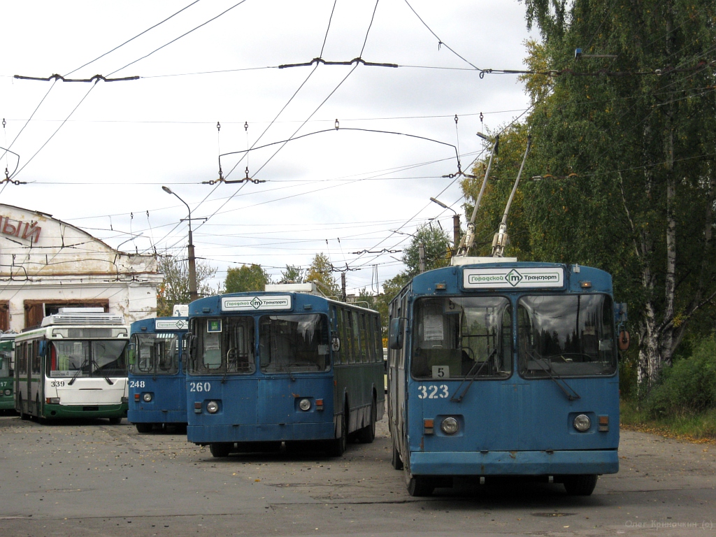 Петрозаводск, ЗиУ-682В-012 [В0А] № 260; Петрозаводск, ЗиУ-682Г-012 [Г0А] № 323