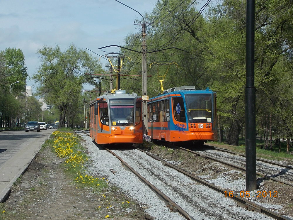 Chabarovsk, 71-623-01 č. 111; Chabarovsk, 71-623-00 č. 115