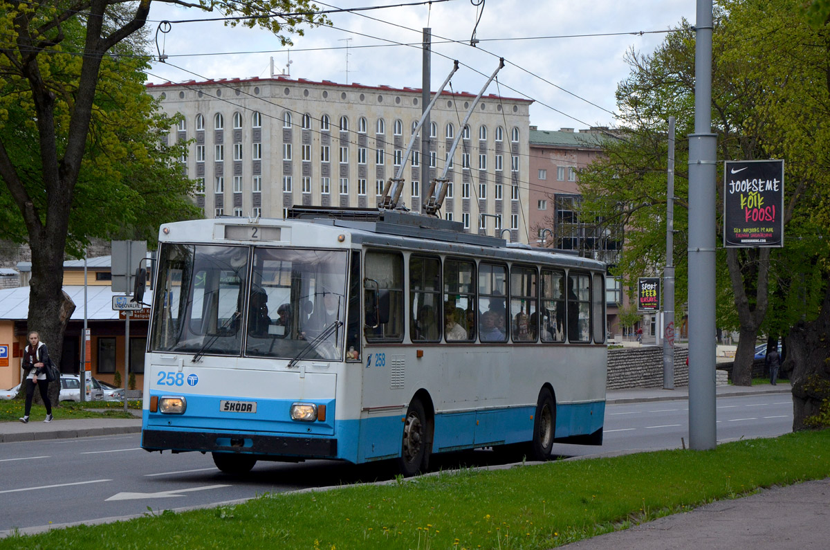 Таллин, Škoda 14Tr02/6 № 258