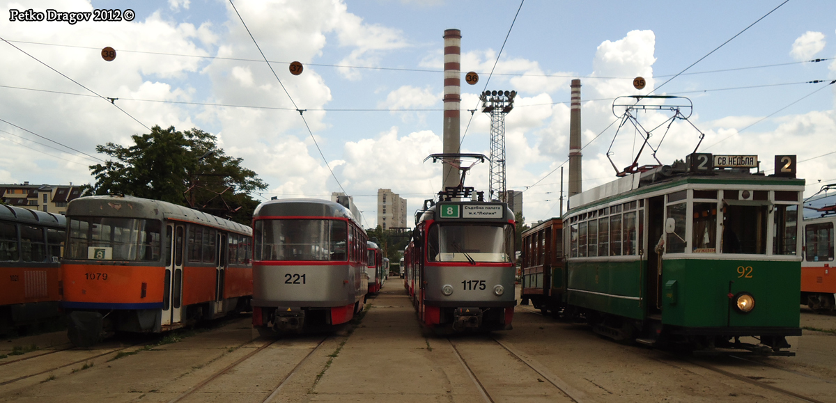 Sofia, Tatra T4D nr. 1079; Sofia, Tatra B4DC nr. 221; Sofia, Tatra T4DC nr. 1175; Sofia, MAN/Siemens nr. 92