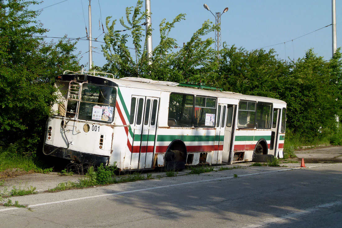 Добрич, ЗиУ-682В1УА № 001; Добрич — Троллейбусное депо