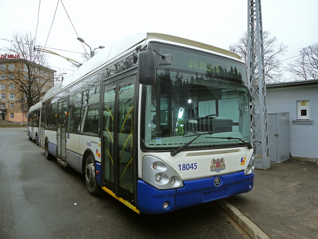 Рига, Škoda 24Tr Irisbus Citelis № 18045